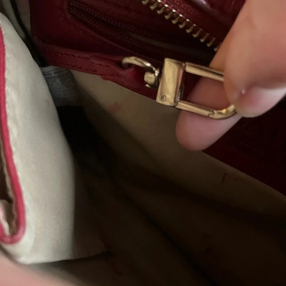 Vintage 90s Y2K Danier Leather Crossbody Chain/Zipper Purse - Picture 16 of 17